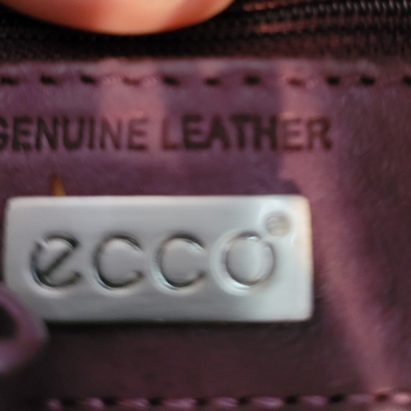 Mulberry Coloured Leather ECCO Crossover Bag - Picture 4 of 6